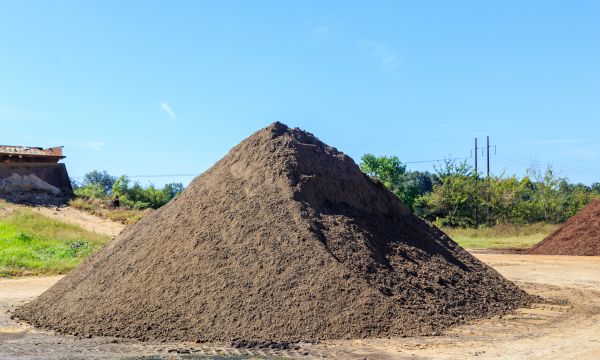 Black Dirt Delivery in Laguna Niguel
