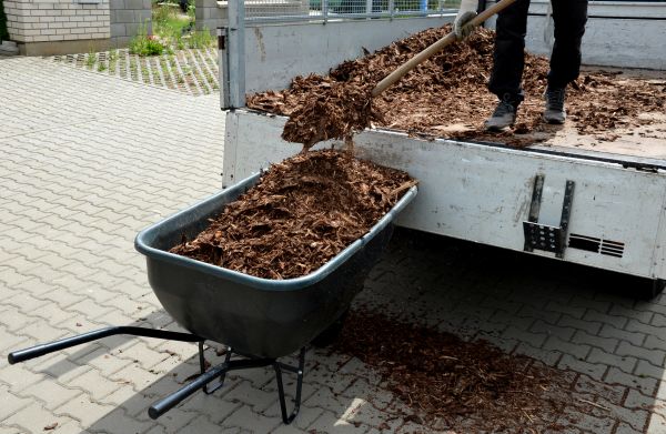 Bulk Mulch Delivery in Laguna Niguel